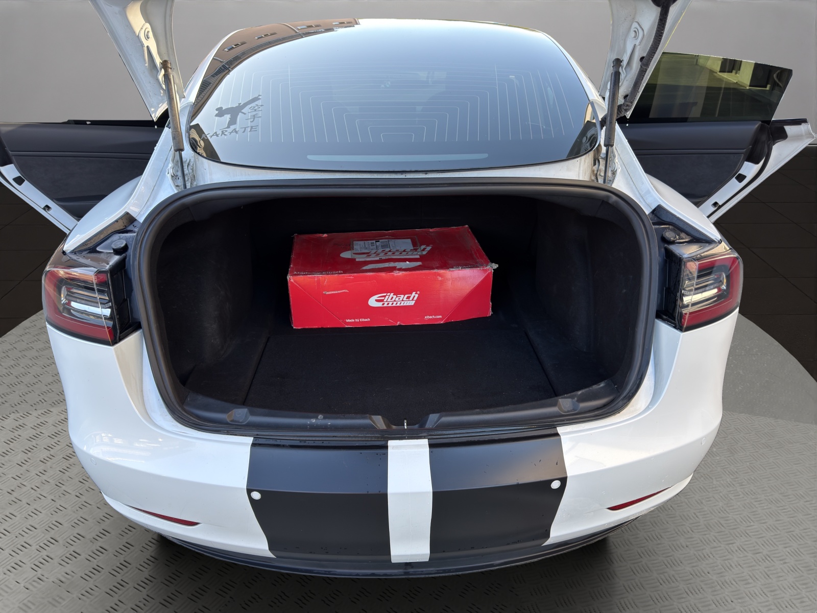 TESLA Model 3 Performance Dual Motor AWD-image-17