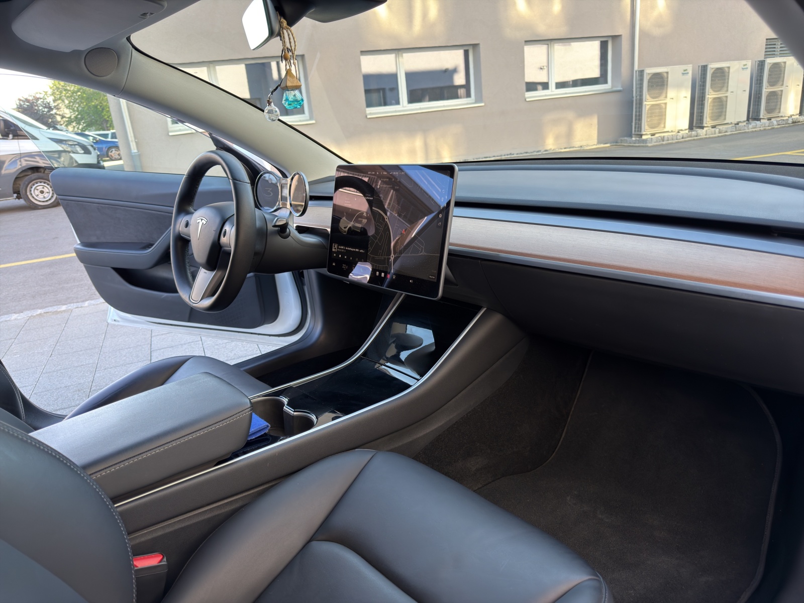 TESLA Model 3 Performance Dual Motor AWD-image-21