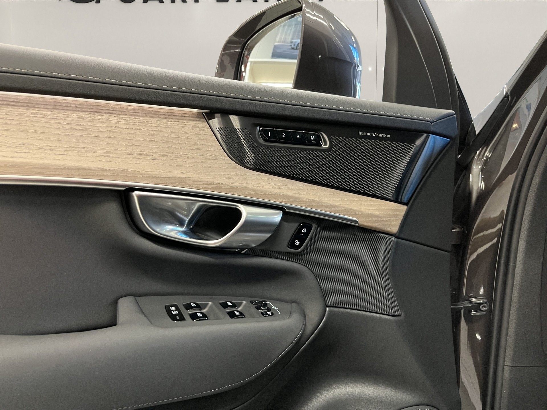 VOLVO XC90 2.0 T8 TE Ultra Bright eAWD-image-13