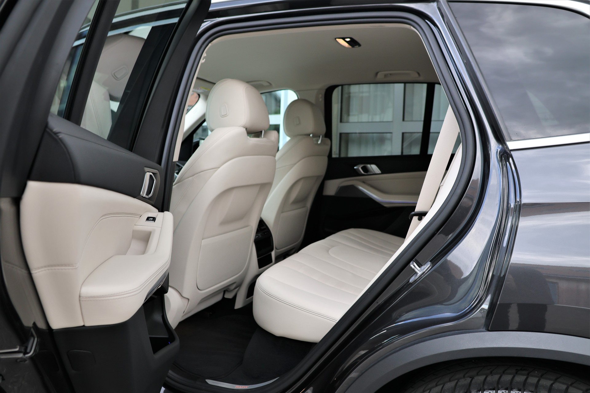 BMW X5 xDrive 48V 40d xLine Steptronic-image-11