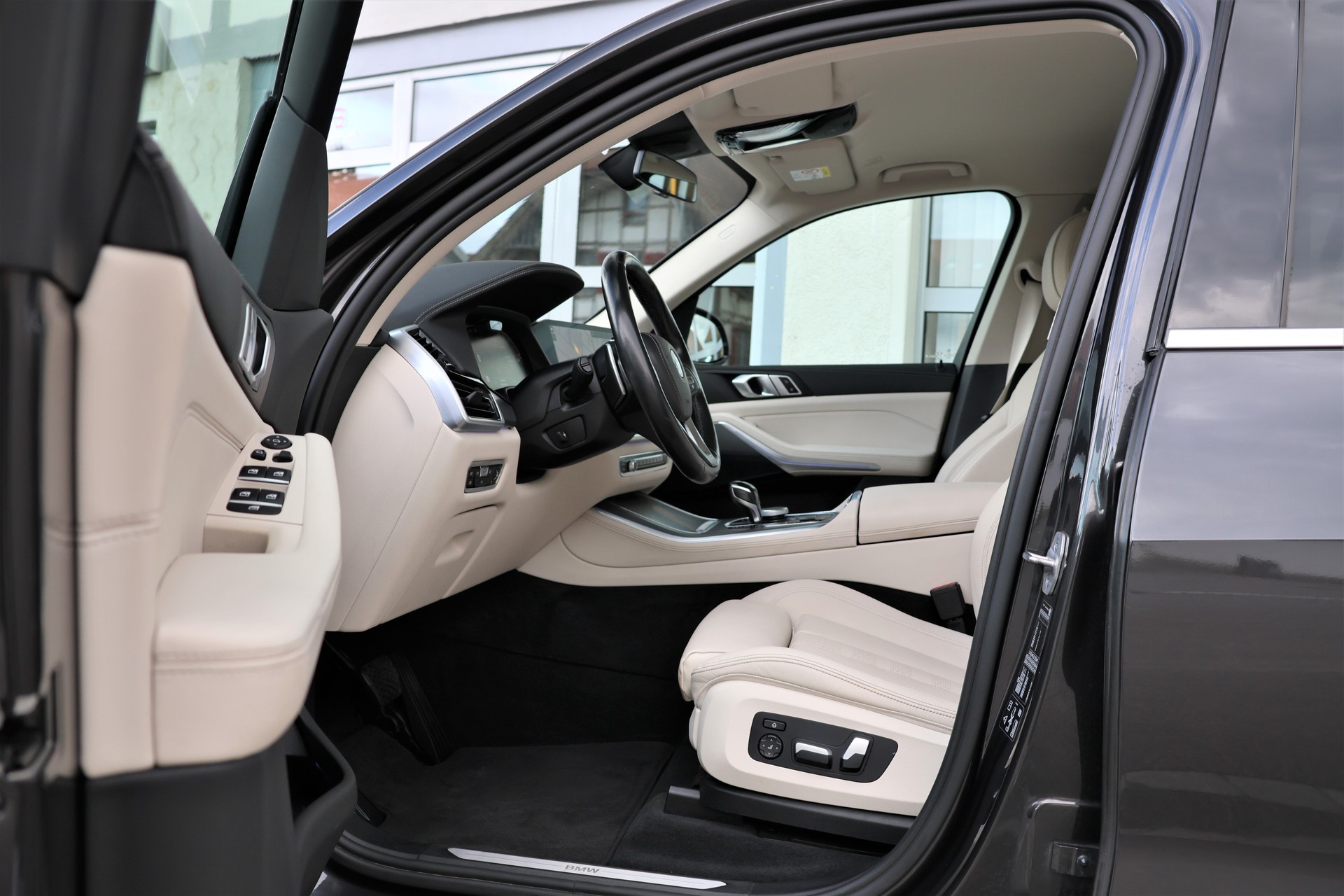 BMW X5 xDrive 48V 40d xLine Steptronic-image-8