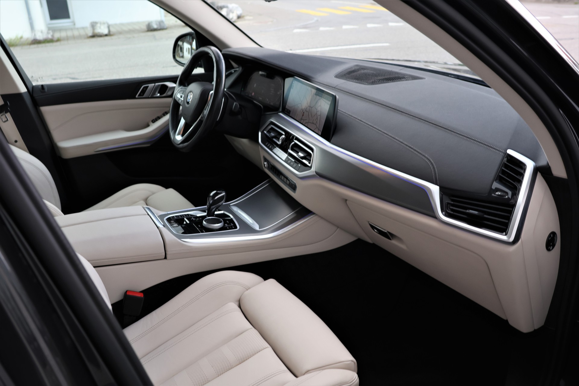 BMW X5 xDrive 48V 40d xLine Steptronic-image-16
