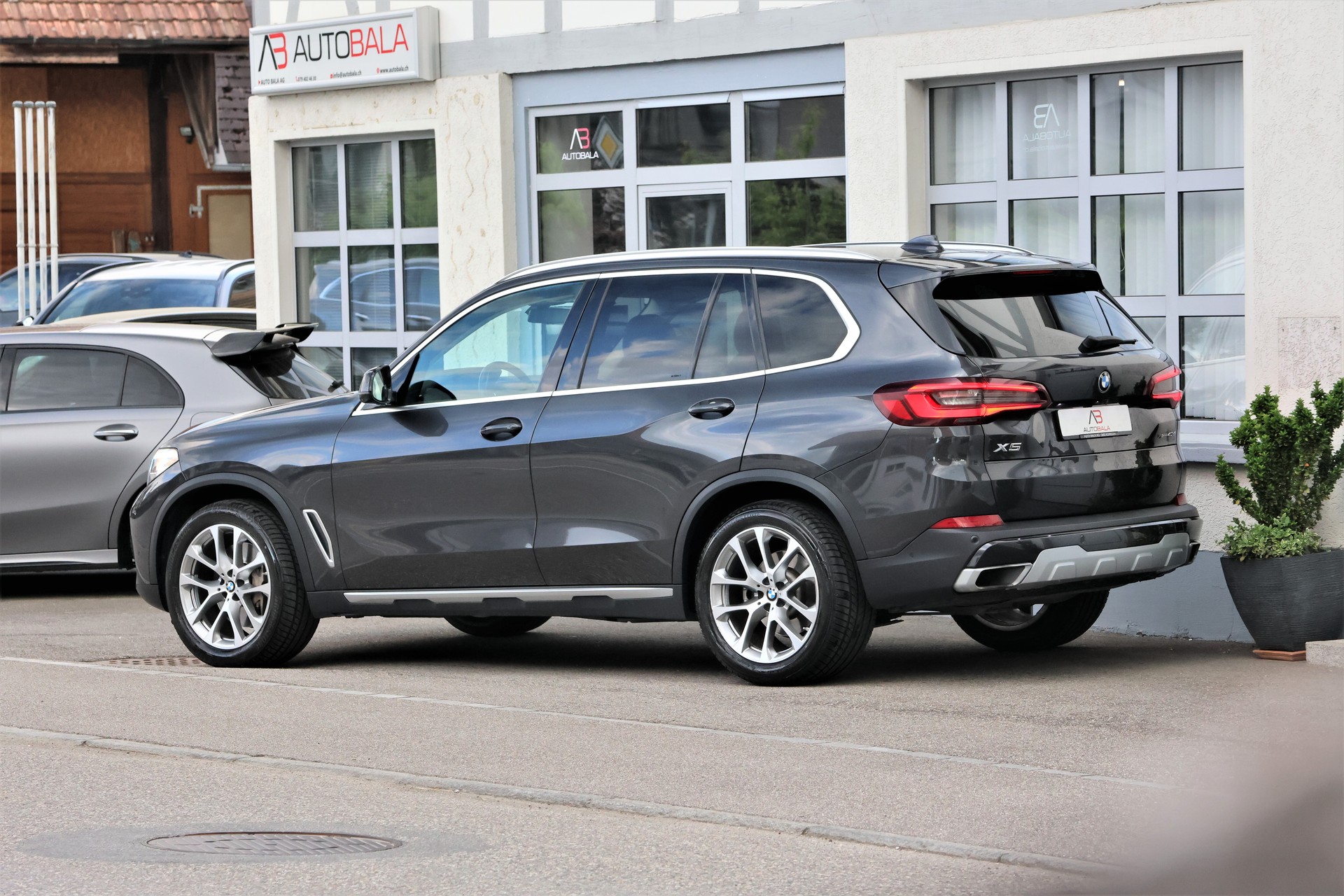 BMW X5 xDrive 48V 40d xLine Steptronic-image-4