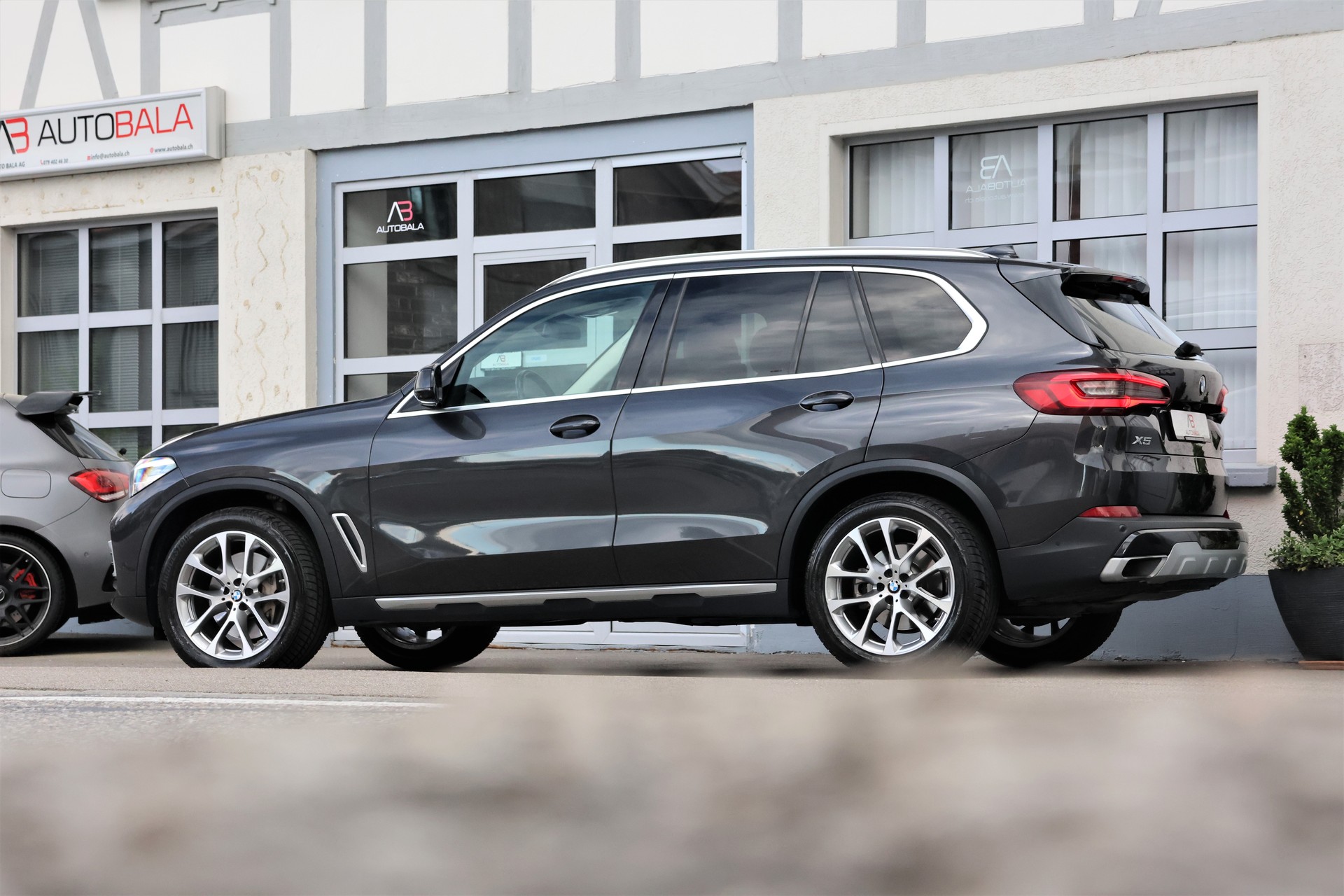 BMW X5 xDrive 48V 40d xLine Steptronic-image-3
