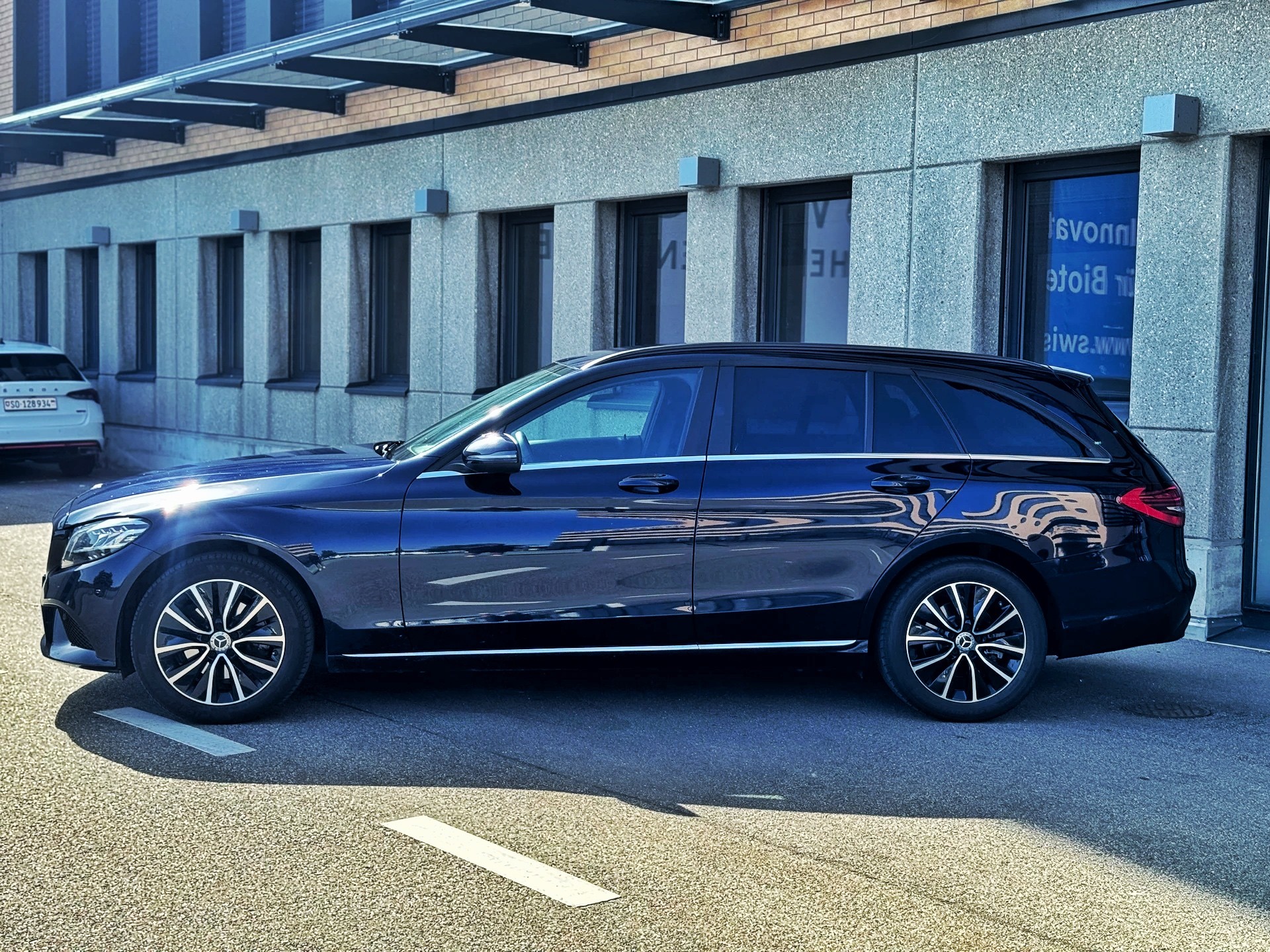MERCEDES-BENZ C 220 d Swiss Star Avantgarde 4M 9G-Tronic-showroom-element-1