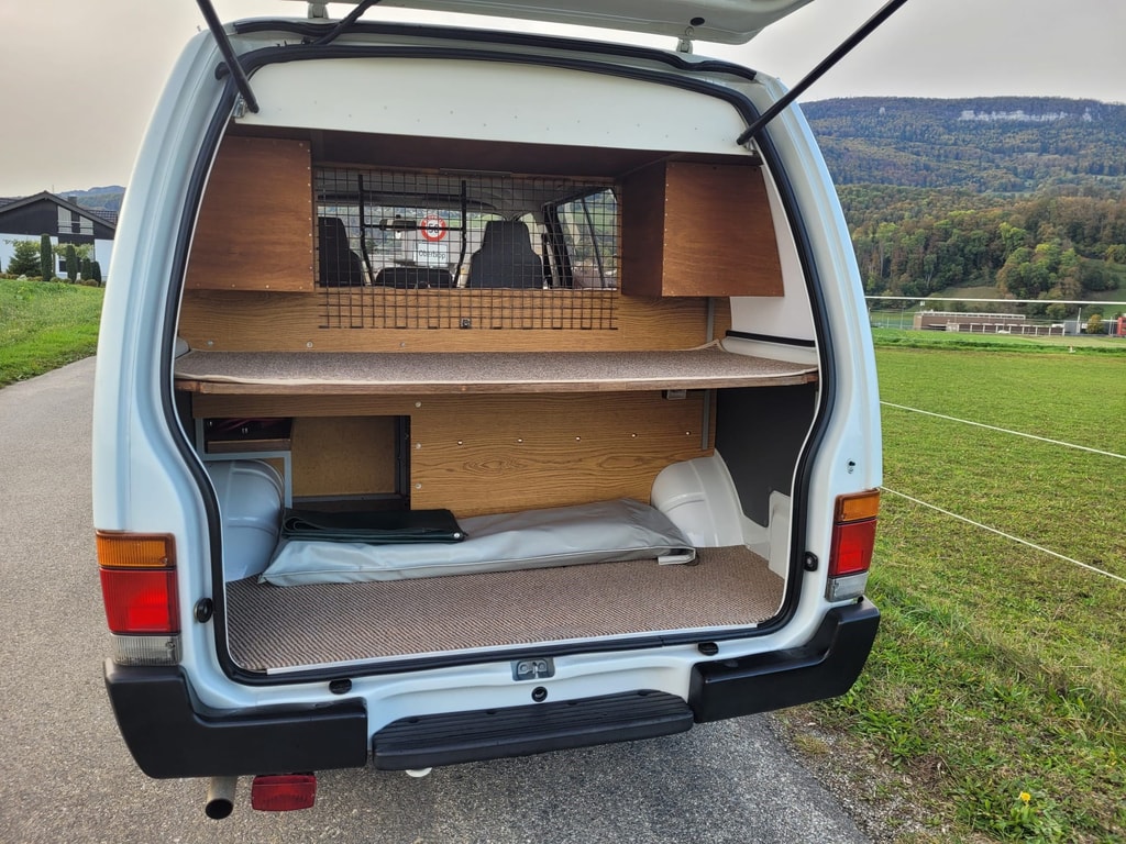 ISUZU Midi 4x2-image-3