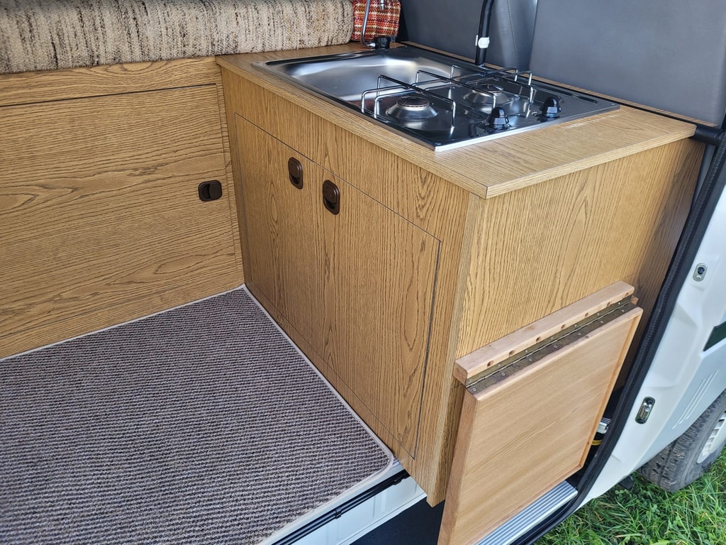 ISUZU Midi 4x2-image-10