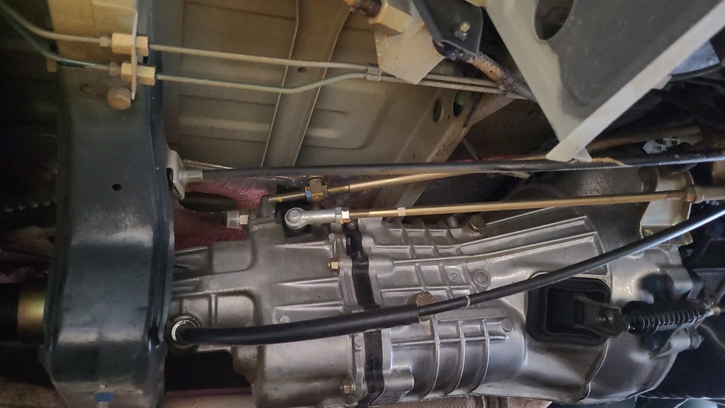 ISUZU Midi 4x2-image-12