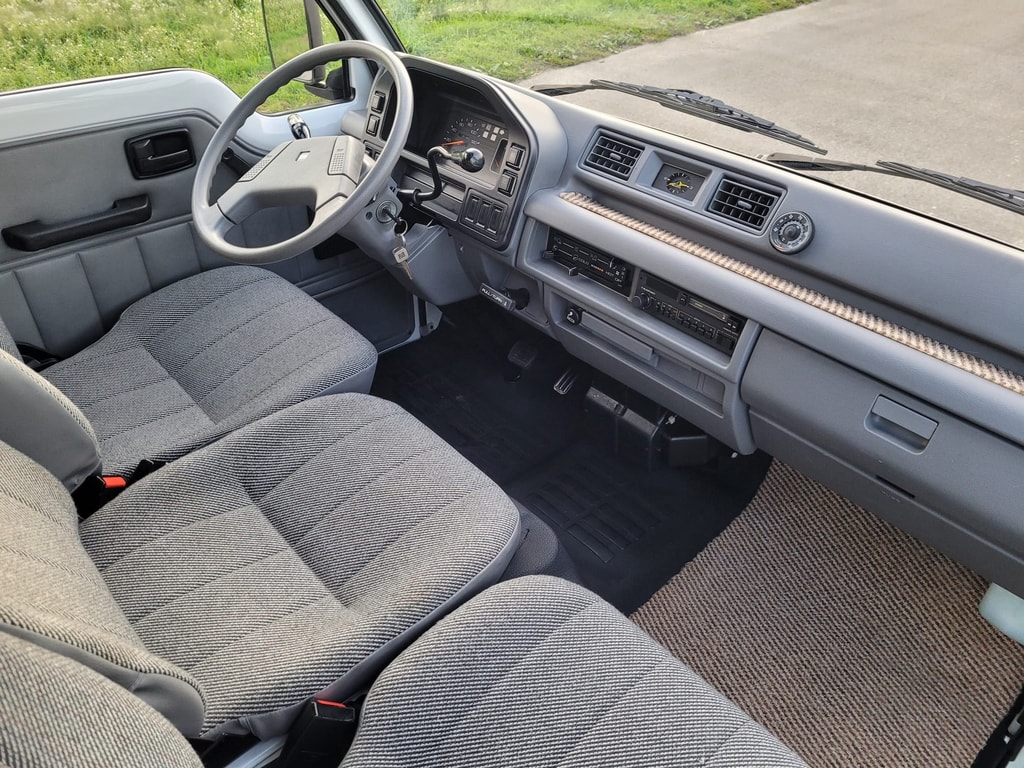 ISUZU Midi 4x2-image-8