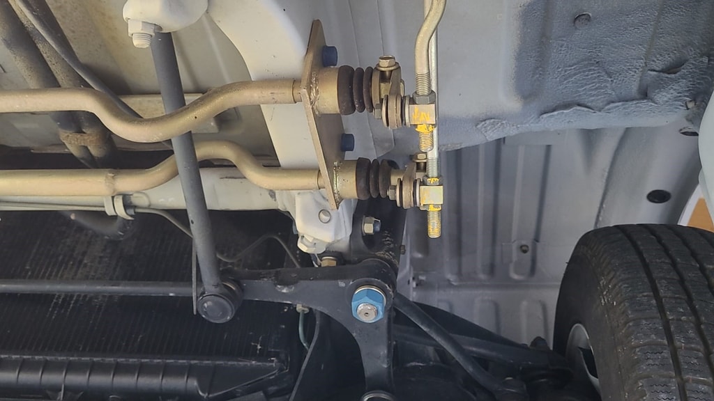 ISUZU Midi 4x2-image-11