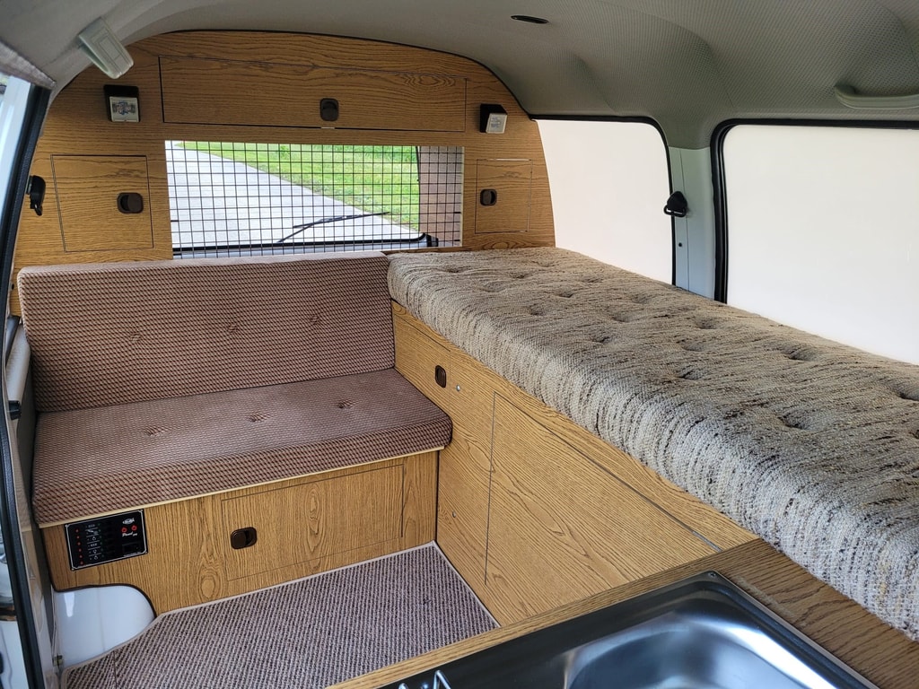 ISUZU Midi 4x2-image-4