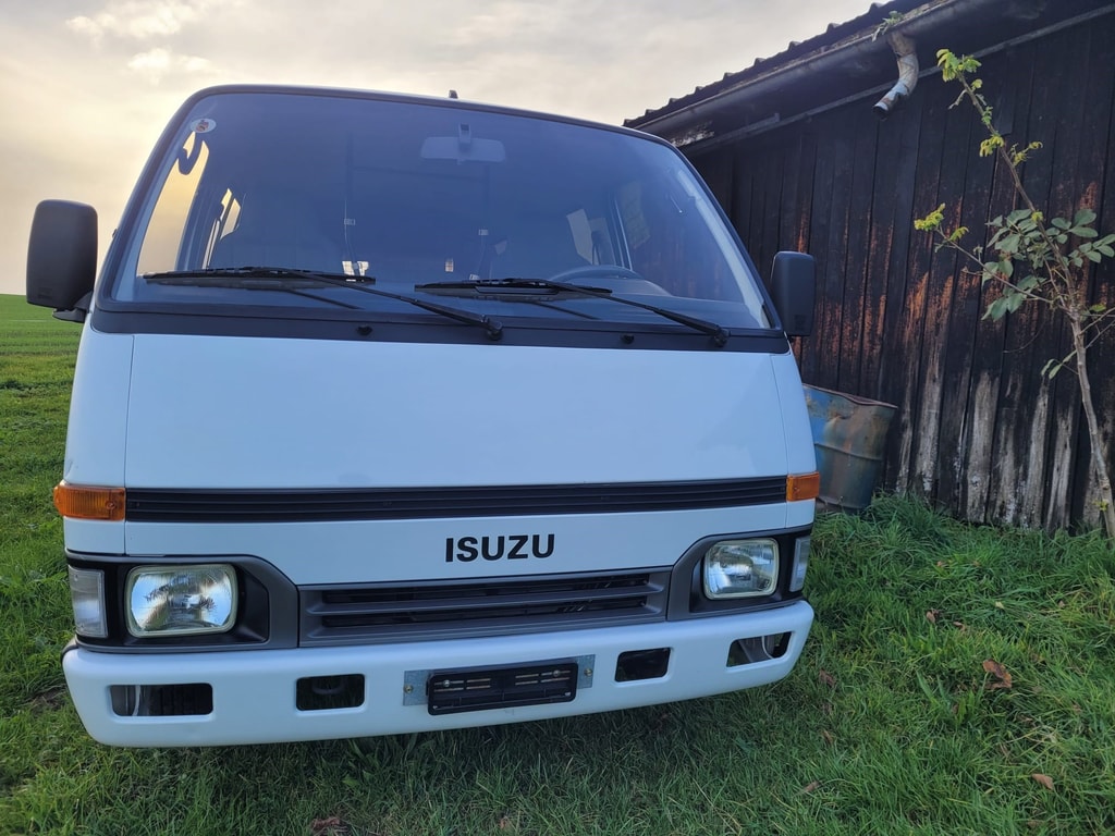 ISUZU Midi 4x2-image-1