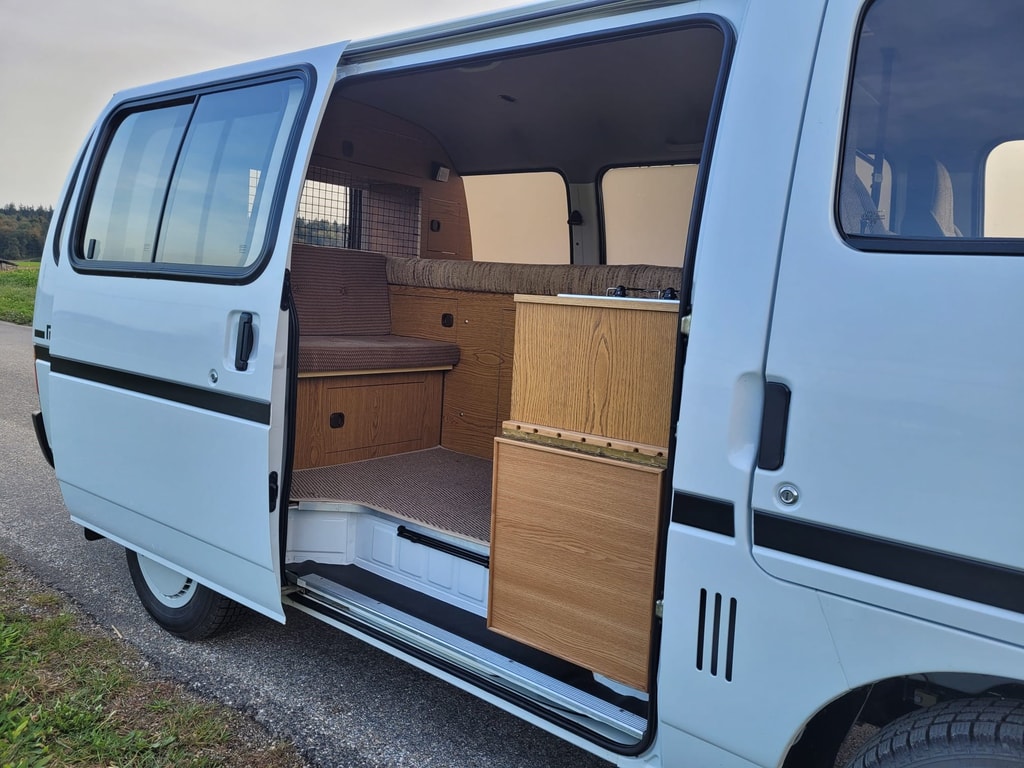 ISUZU Midi 4x2-image-2