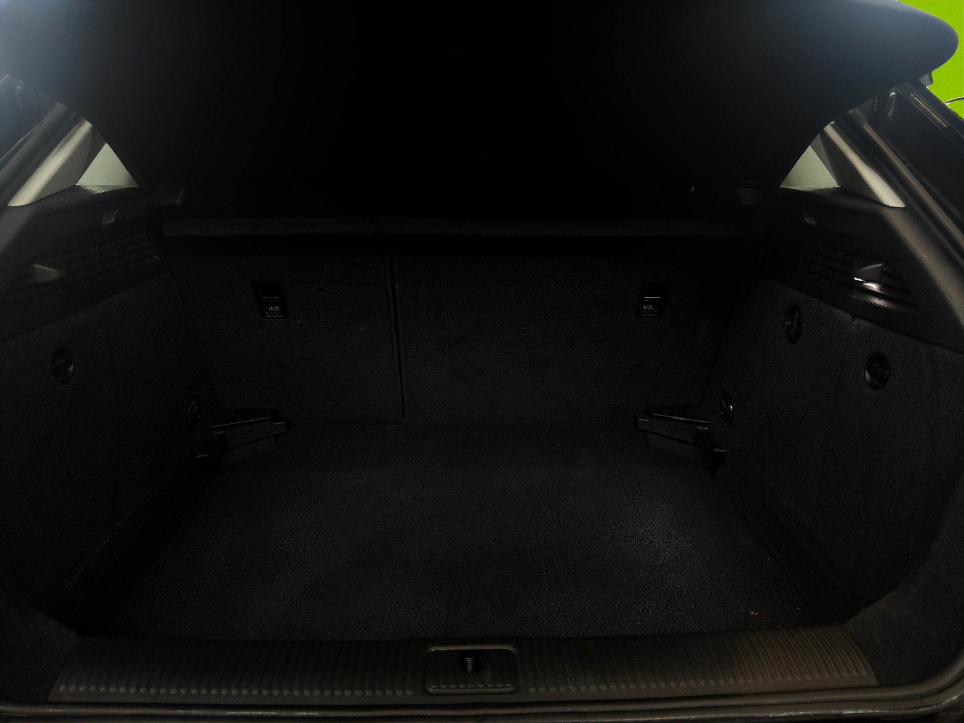 AUDI A3 Sportback 1.4 TFSI Ambiente-image-10