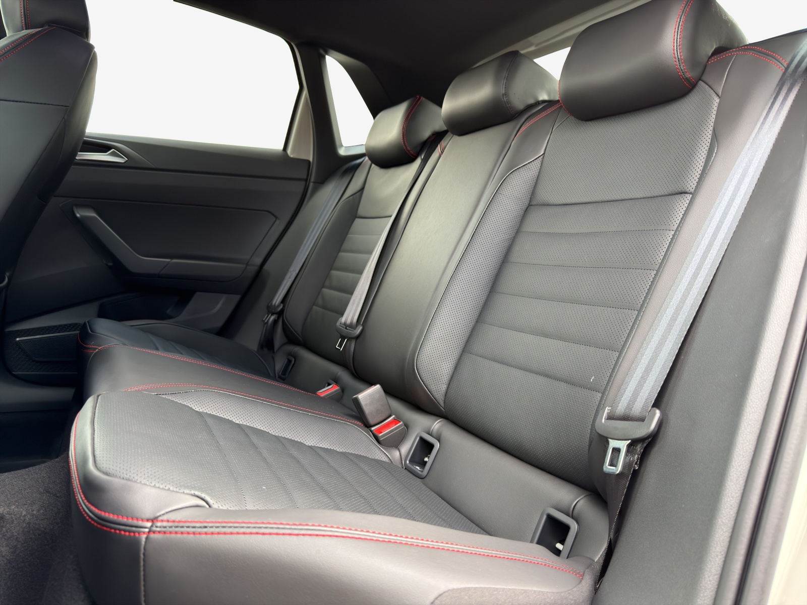 VW Polo GTI 2.0TSI 207PS-image-11