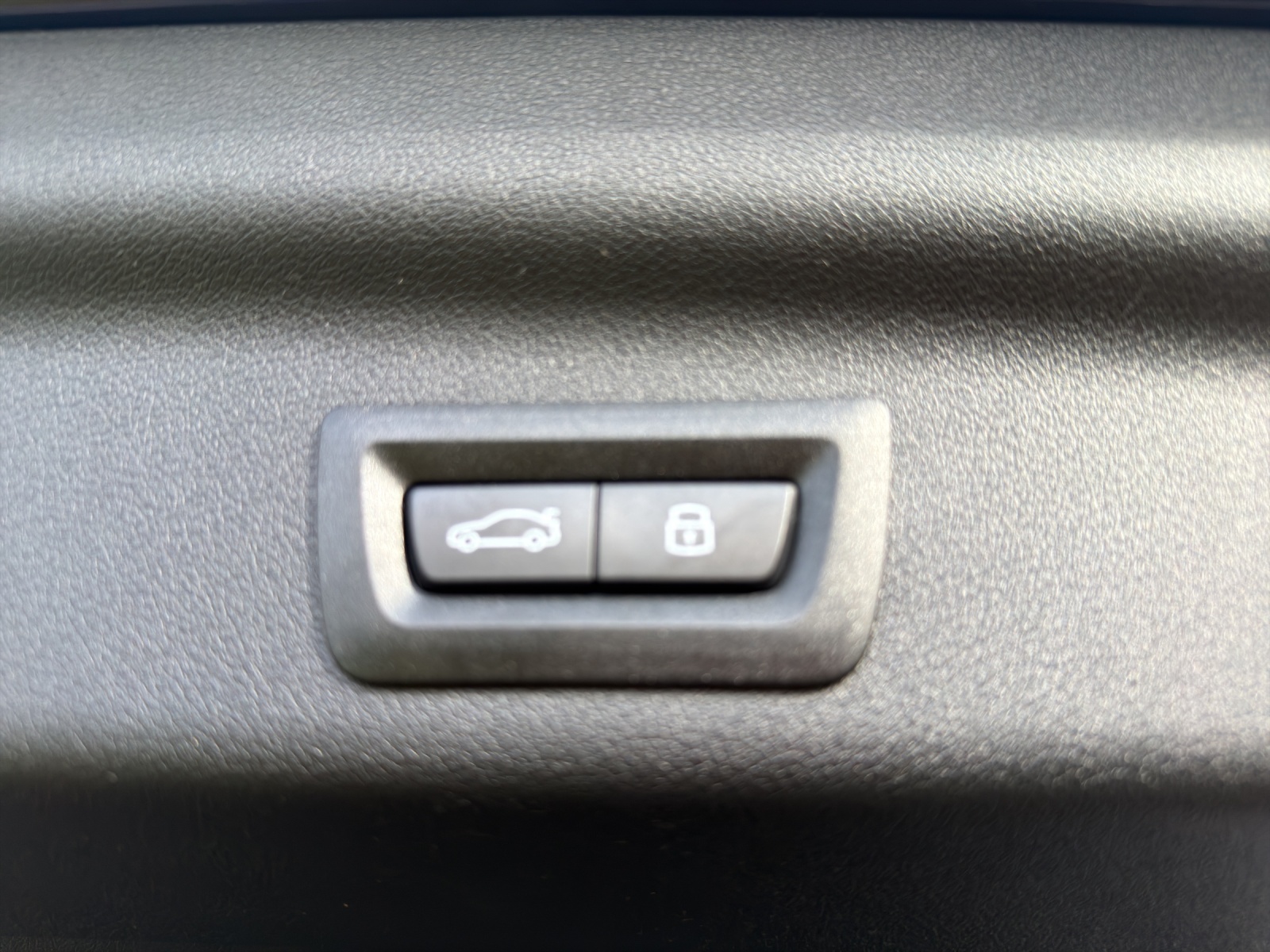 BMW X1 sDrive 18i-image-18