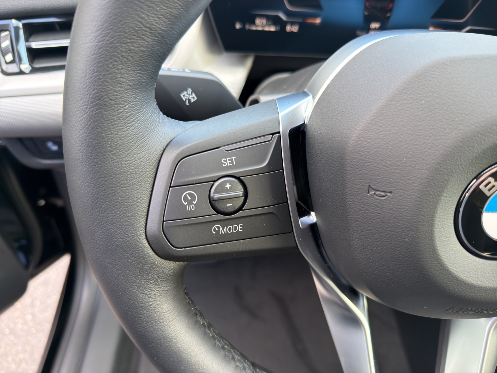 BMW X1 sDrive 18i-image-15