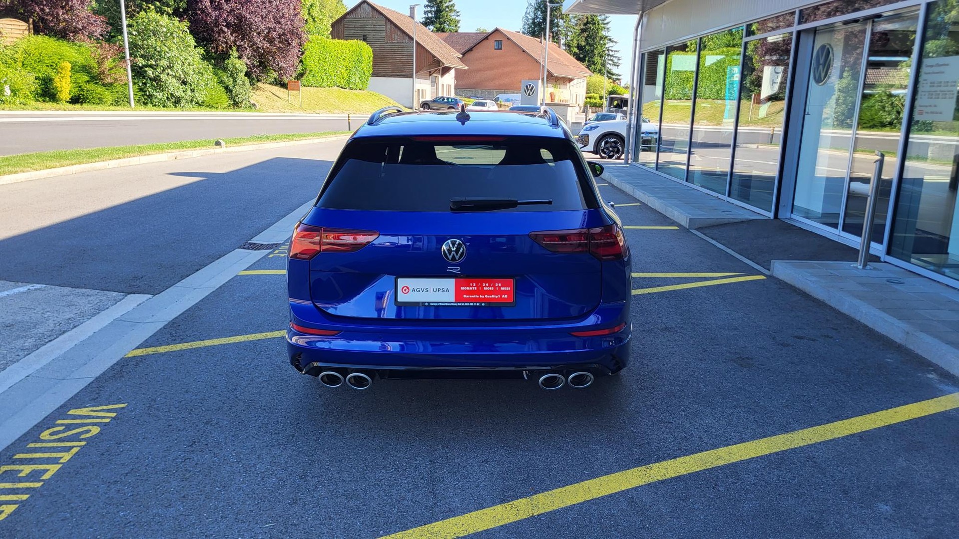 VW Golf Variant 2.0 TSI R DSG 4Motion-image-5