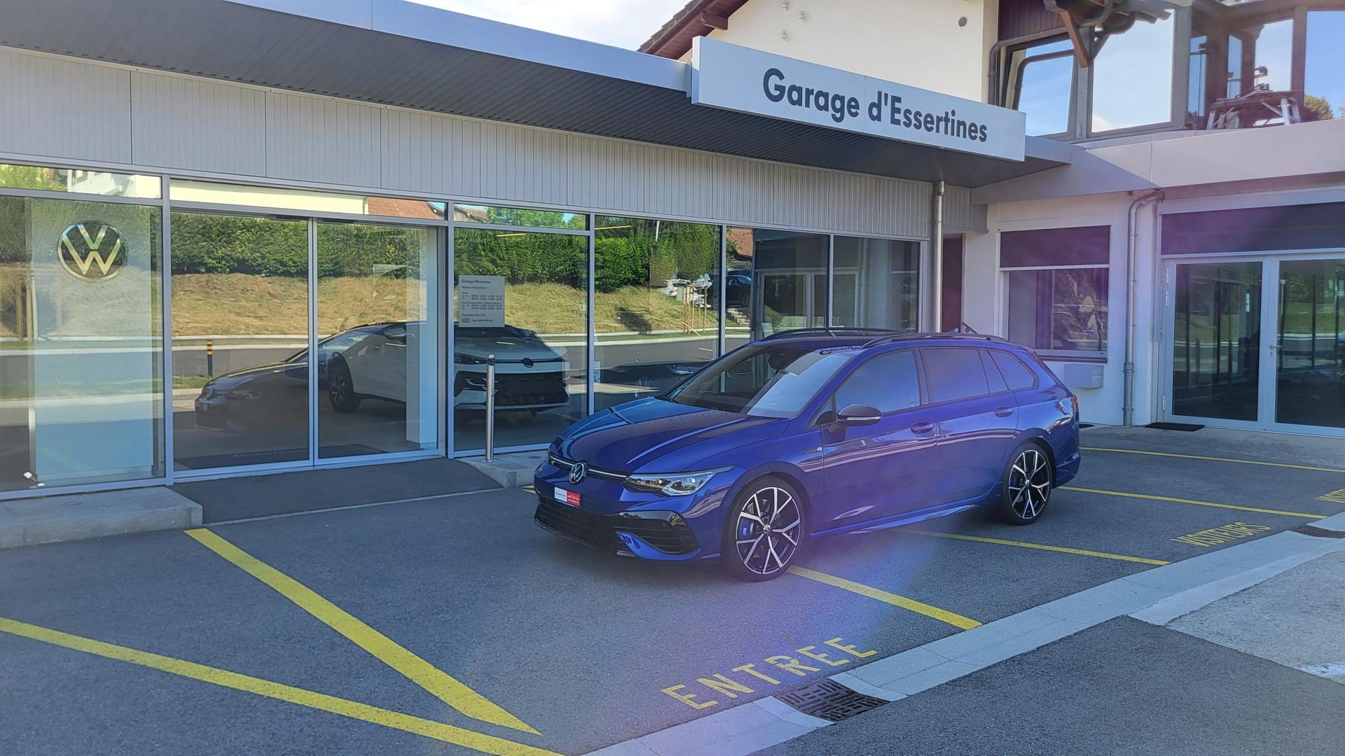 VW Golf Variant 2.0 TSI R DSG 4Motion-showroom-element-1