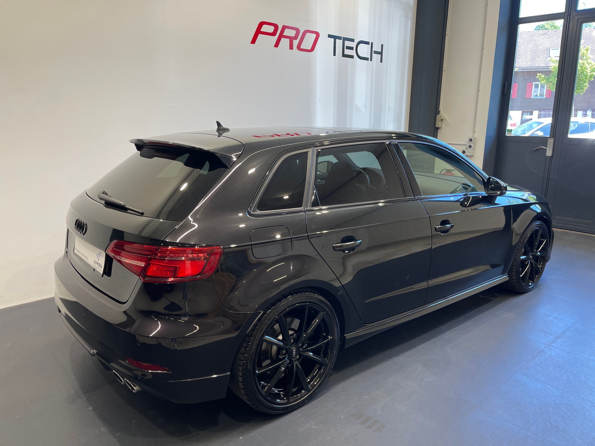 AUDI S3 Sportback 2.0 TFSI quattro S-tronic-image-4