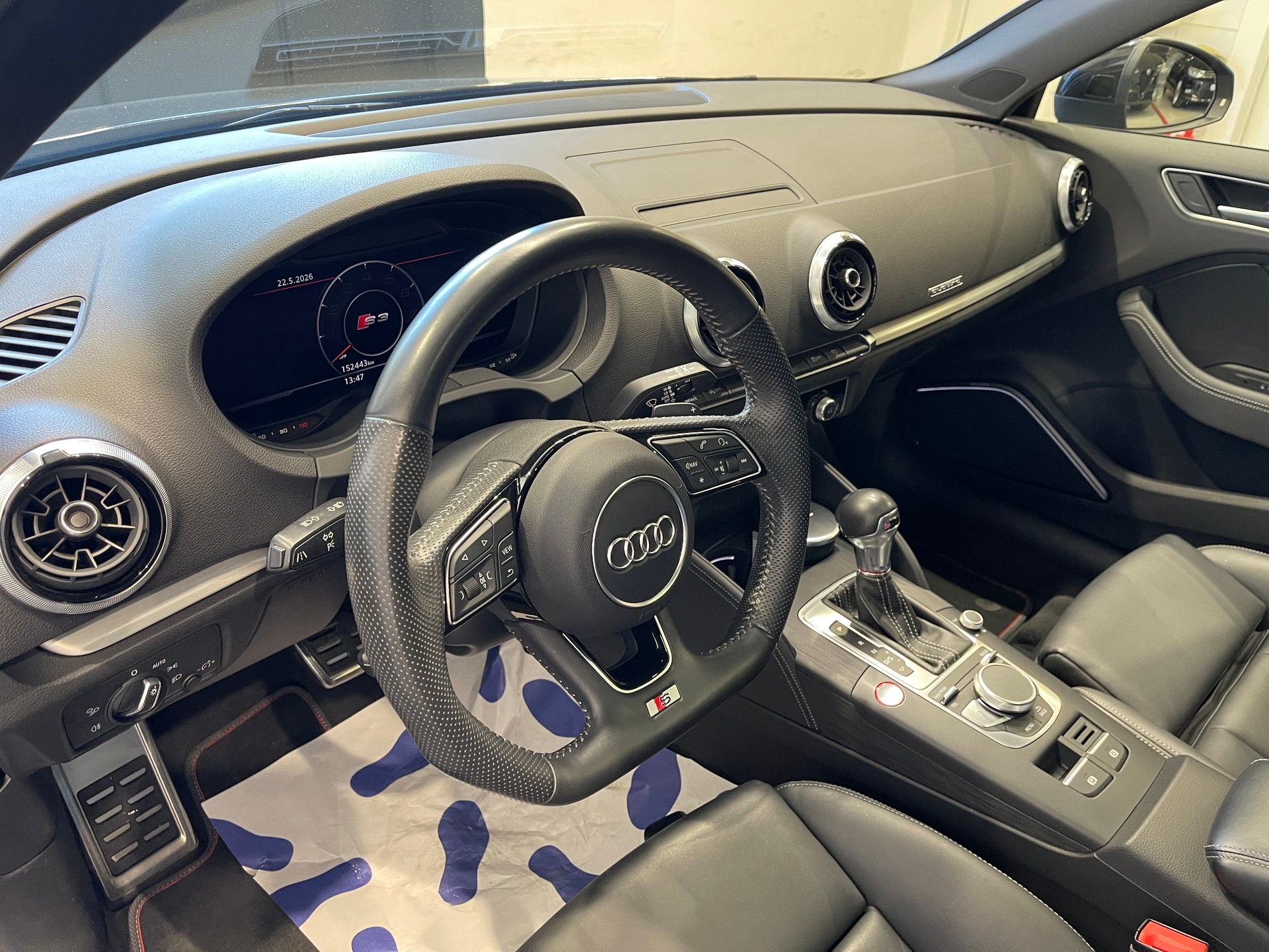 AUDI S3 Sportback 2.0 TFSI quattro S-tronic-image-9