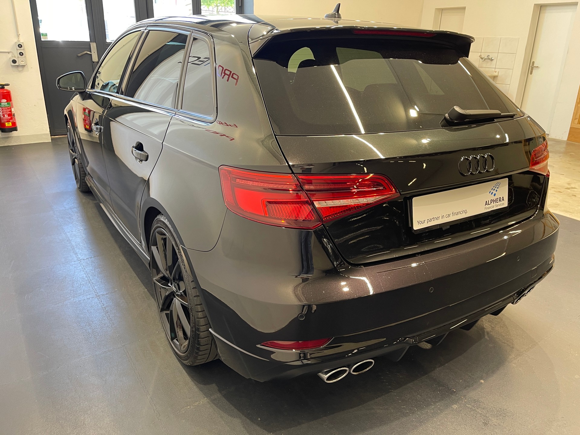 AUDI S3 Sportback 2.0 TFSI quattro S-tronic-image-6
