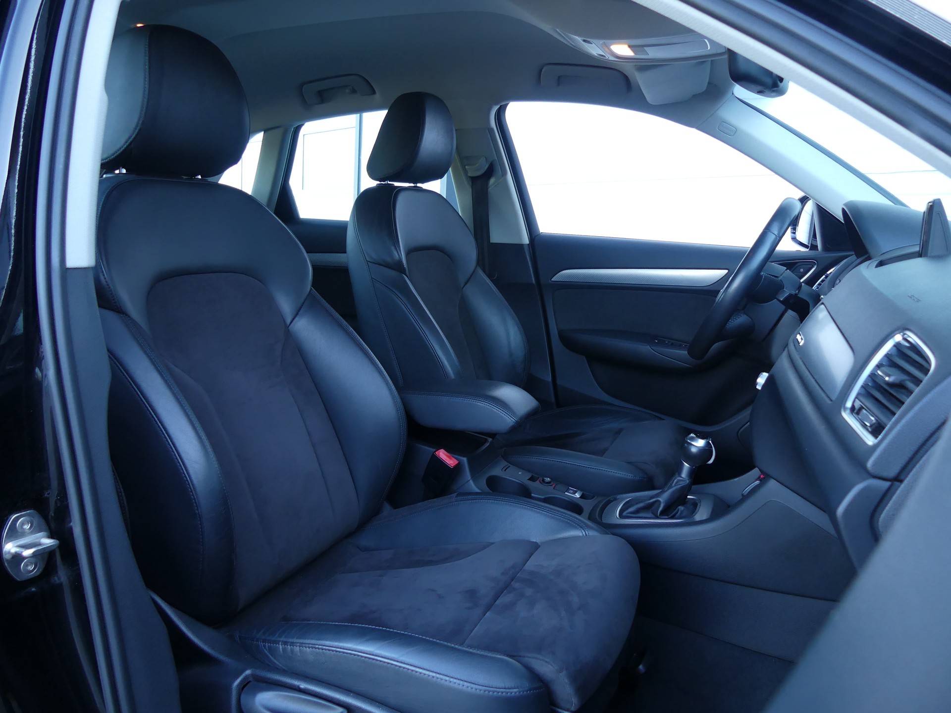 AUDI Q3 2.0 TFSI design quatt.-image-7