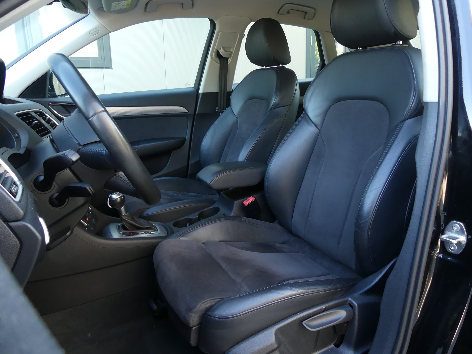 AUDI Q3 2.0 TFSI design quatt.-image-6