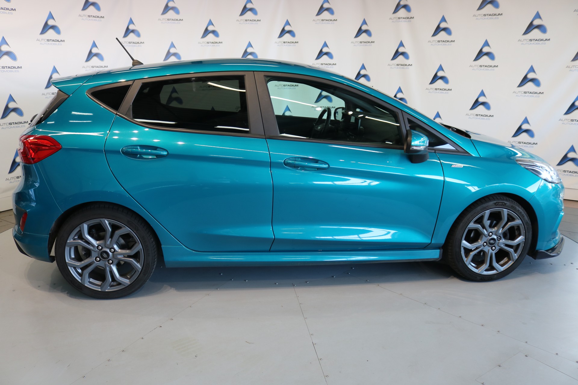 FORD Fiesta 1.0 SCTi ST Line-image-19