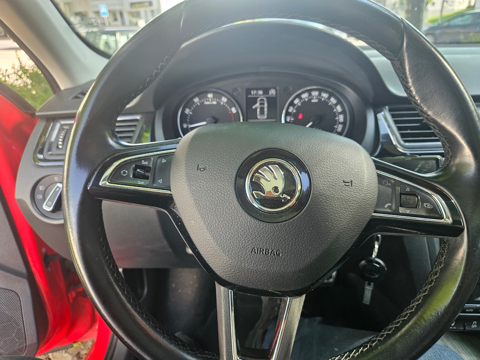 SKODA Rapid Spaceback 1.4 TSI Elegance DSG-image-6