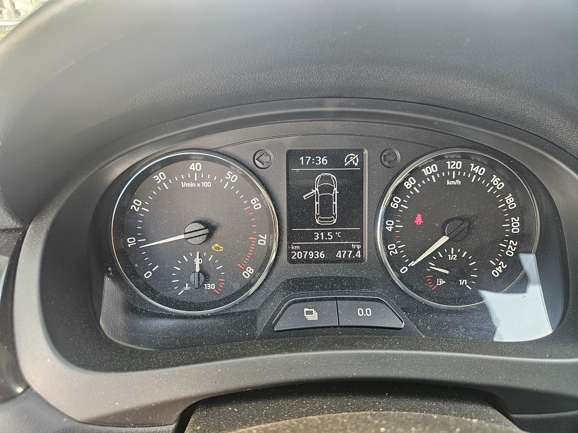 SKODA Rapid Spaceback 1.4 TSI Elegance DSG-image-9