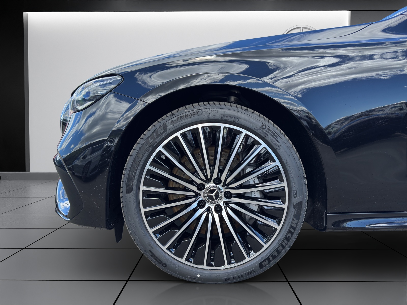 MERCEDES-BENZ E 300 e 4Matic EQ Hybrid 9G-Tronic-image-7