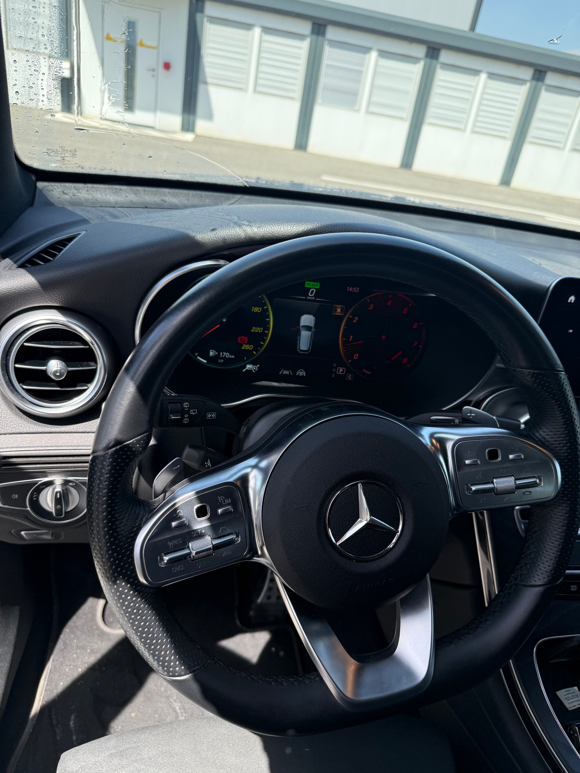MERCEDES-BENZ GLC 300 AMG Line 4m-image-3