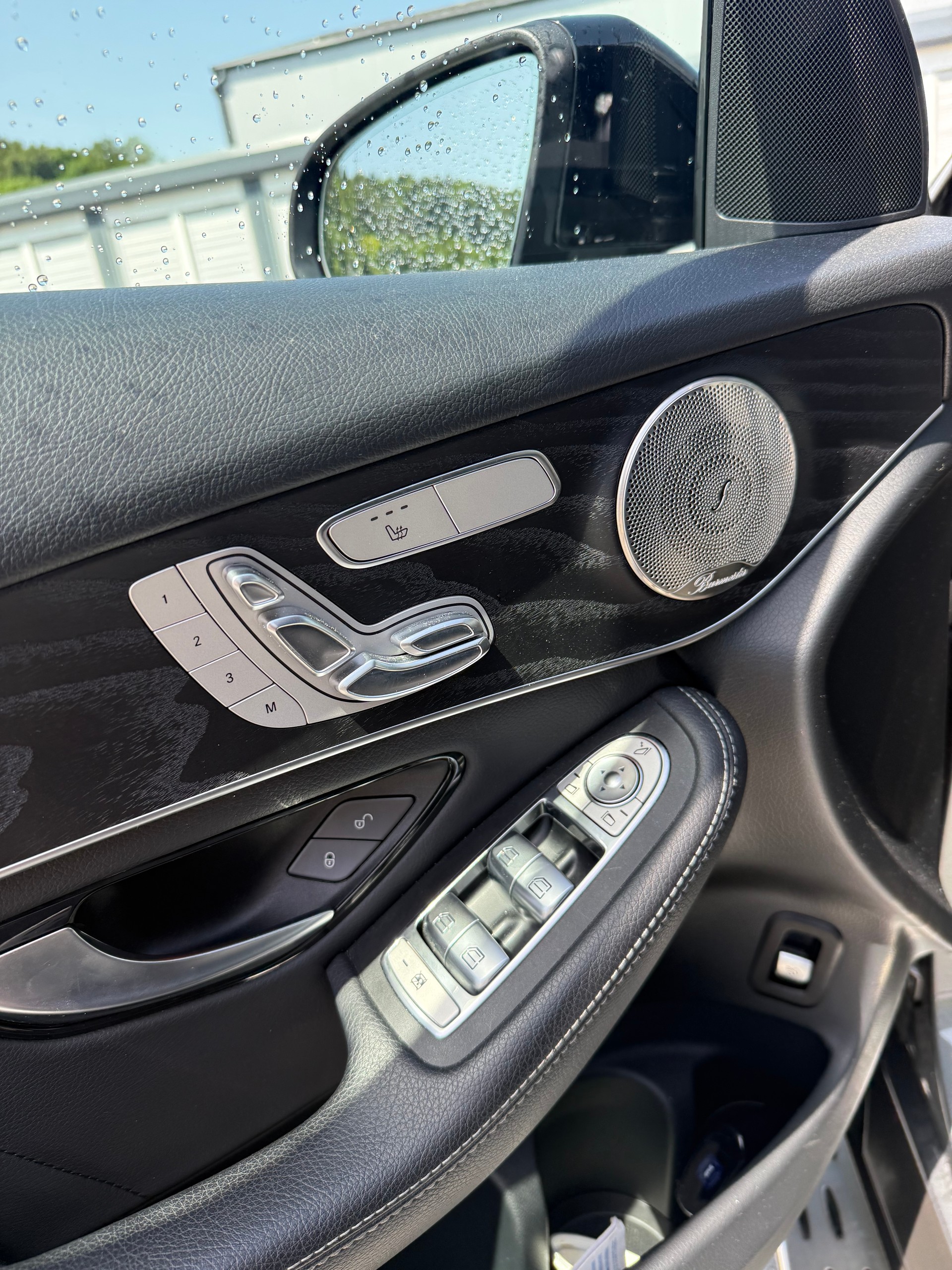 MERCEDES-BENZ GLC 300 AMG Line 4m-image-5