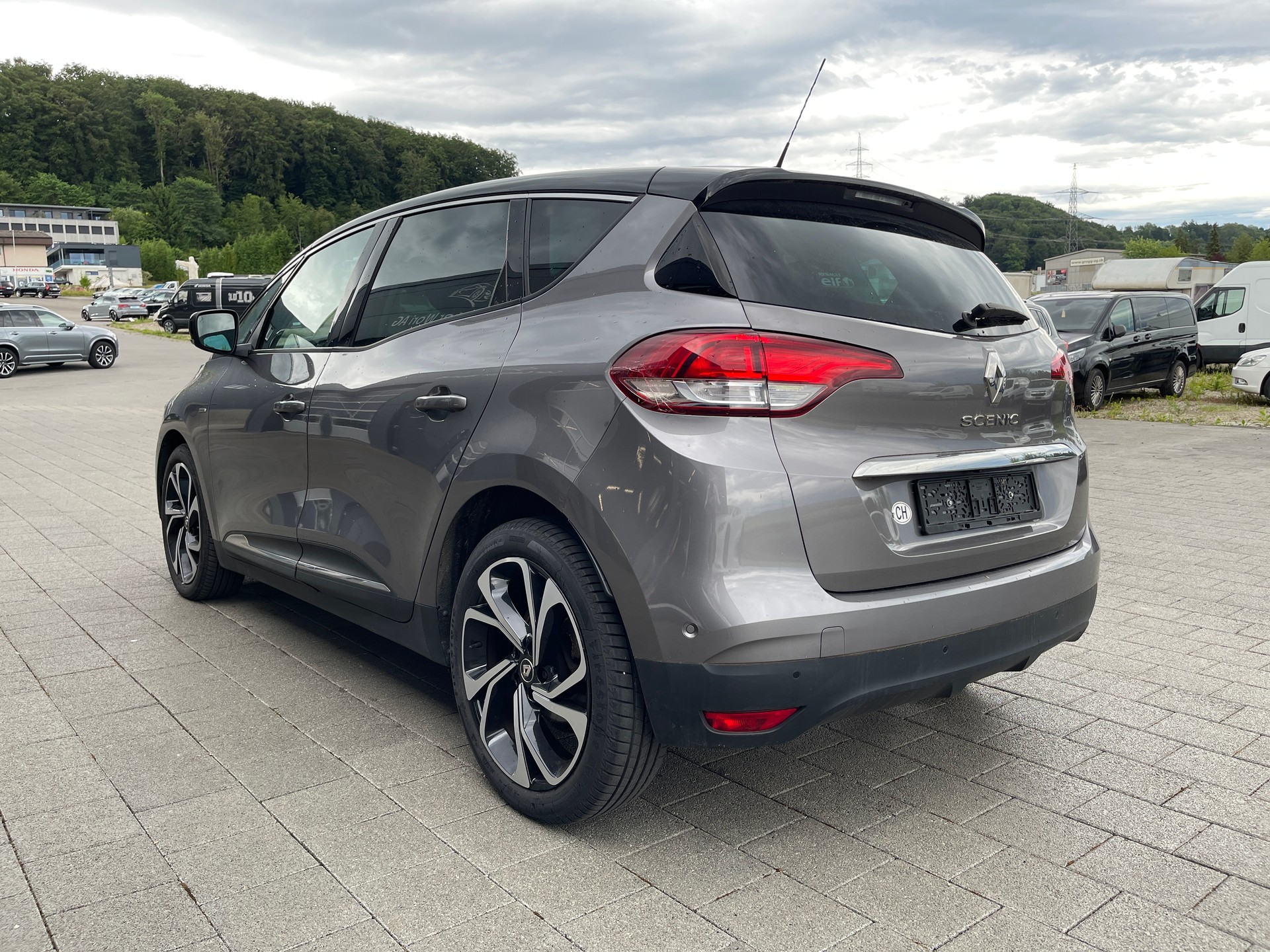RENAULT Scénic 1.6 dCi Bose EDC-image-2