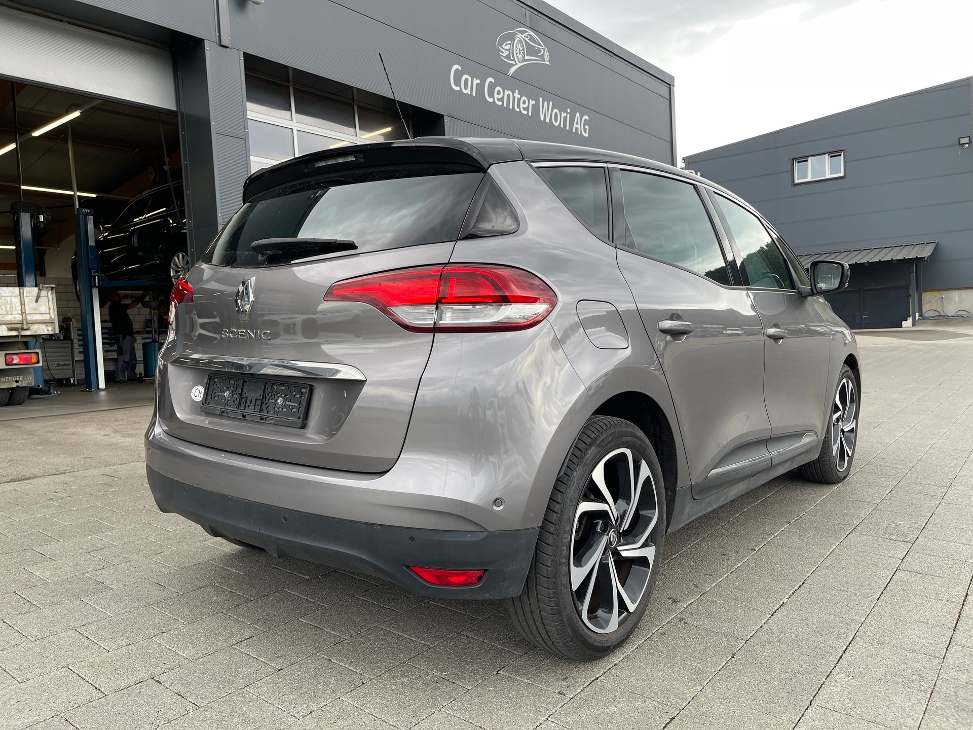 RENAULT Scénic 1.6 dCi Bose EDC-image-3
