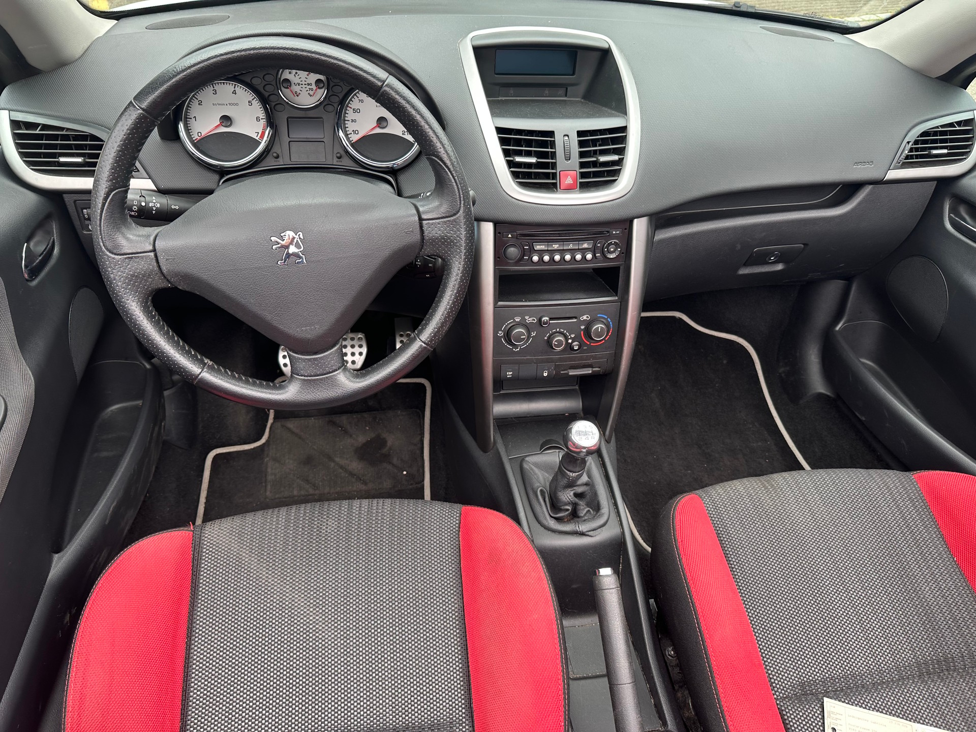 PEUGEOT 207 CC 1.6 16V Allure-image-10