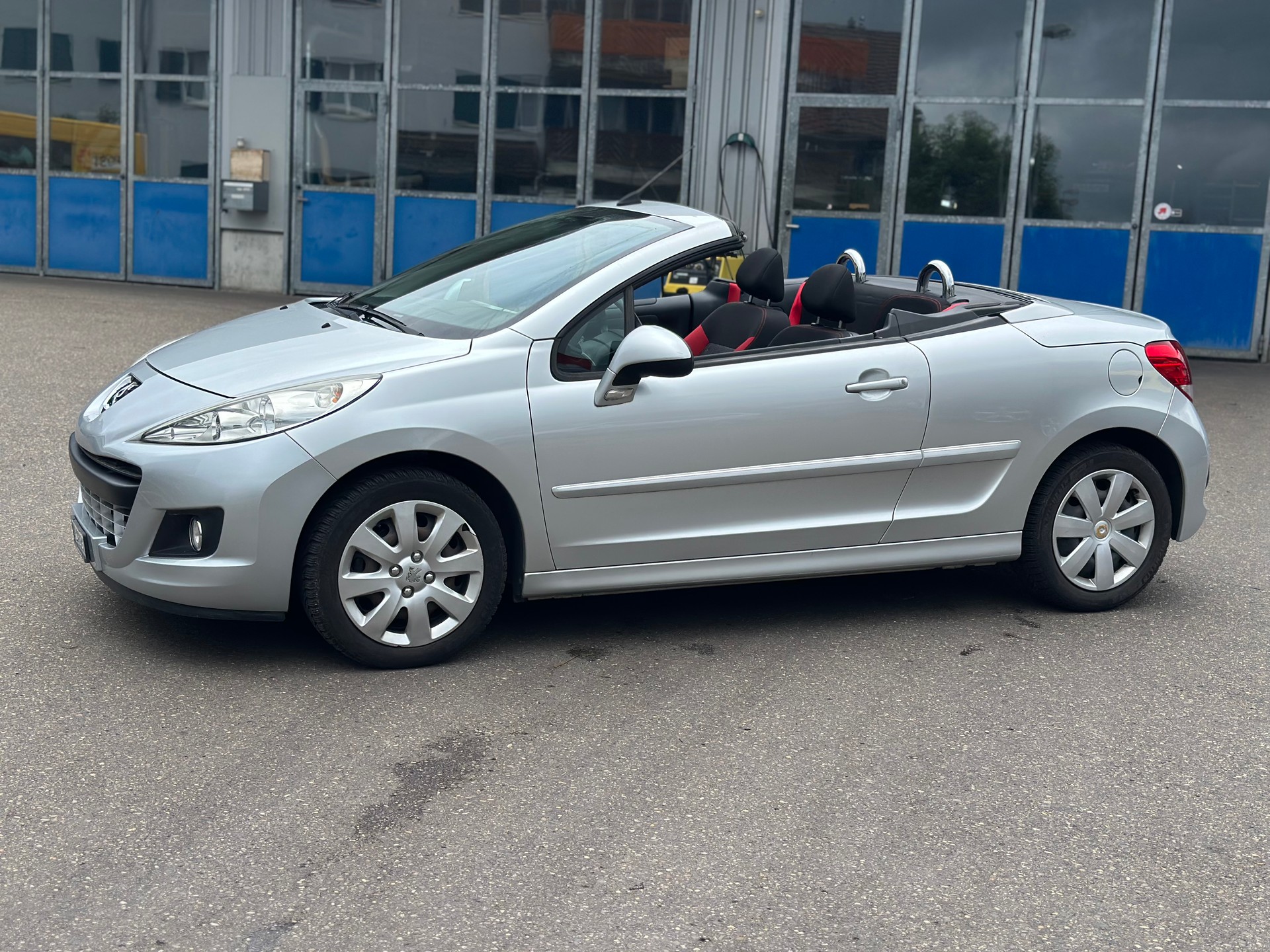 PEUGEOT 207 CC 1.6 16V Allure-image-1