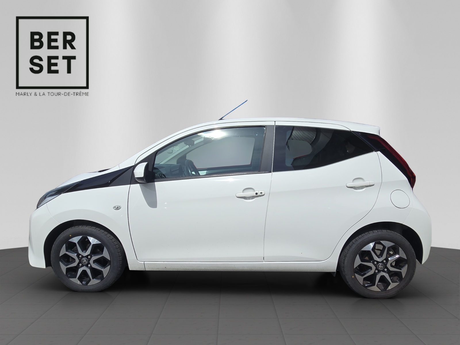 TOYOTA Aygo 1.0 VVT-i Trend-showroom-element-1