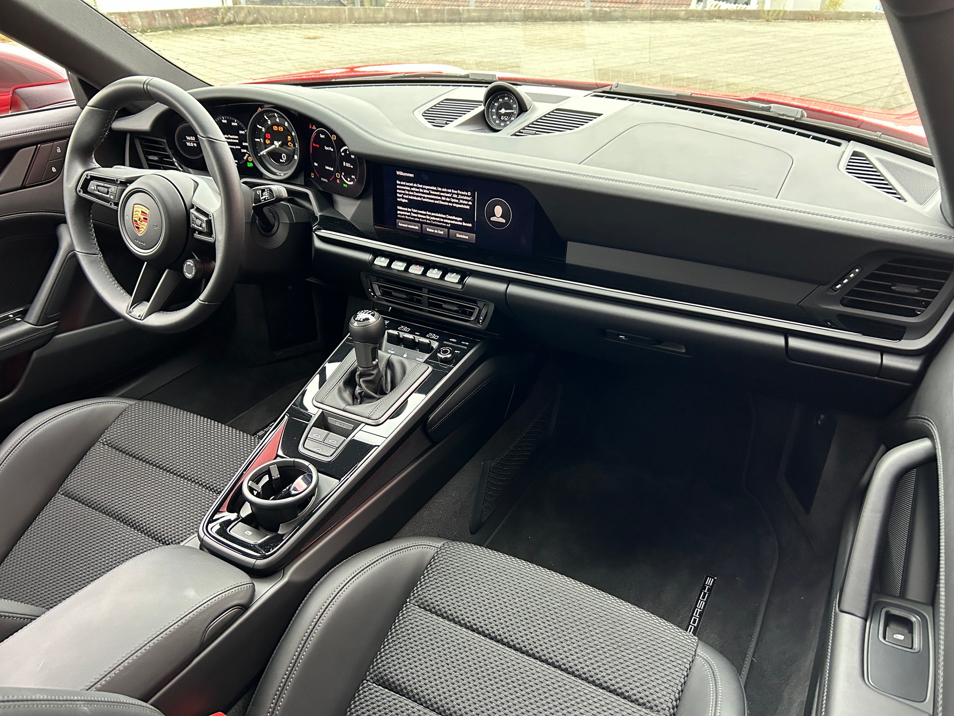 PORSCHE 911 Carrera T-image-8