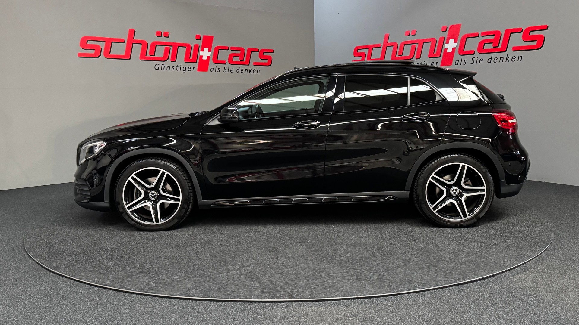 MERCEDES-BENZ GLA 250 AMG Line Swiss Star 4Matic 7G-DCT-image-2