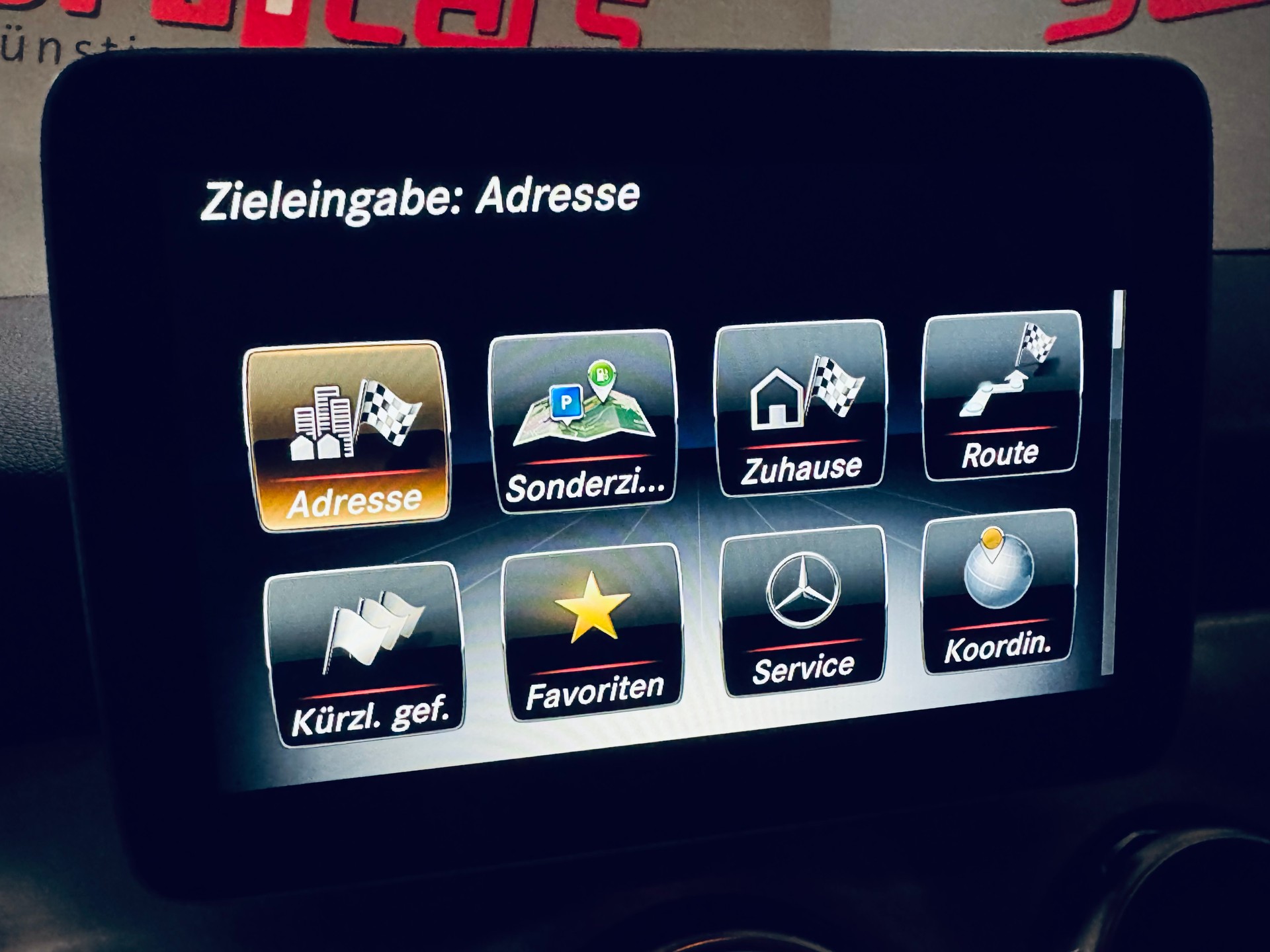 MERCEDES-BENZ GLA 250 AMG Line Swiss Star 4Matic 7G-DCT-image-23