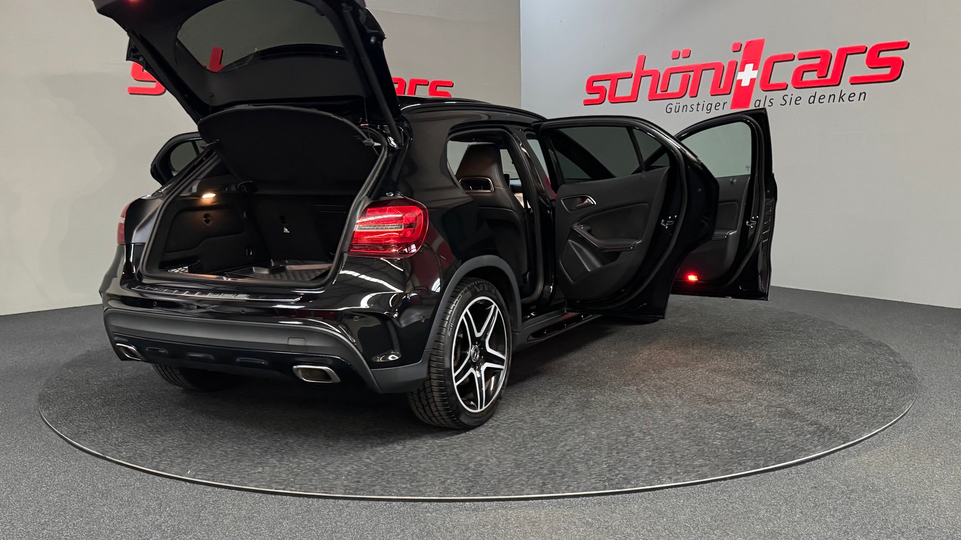 MERCEDES-BENZ GLA 250 AMG Line Swiss Star 4Matic 7G-DCT-image-6