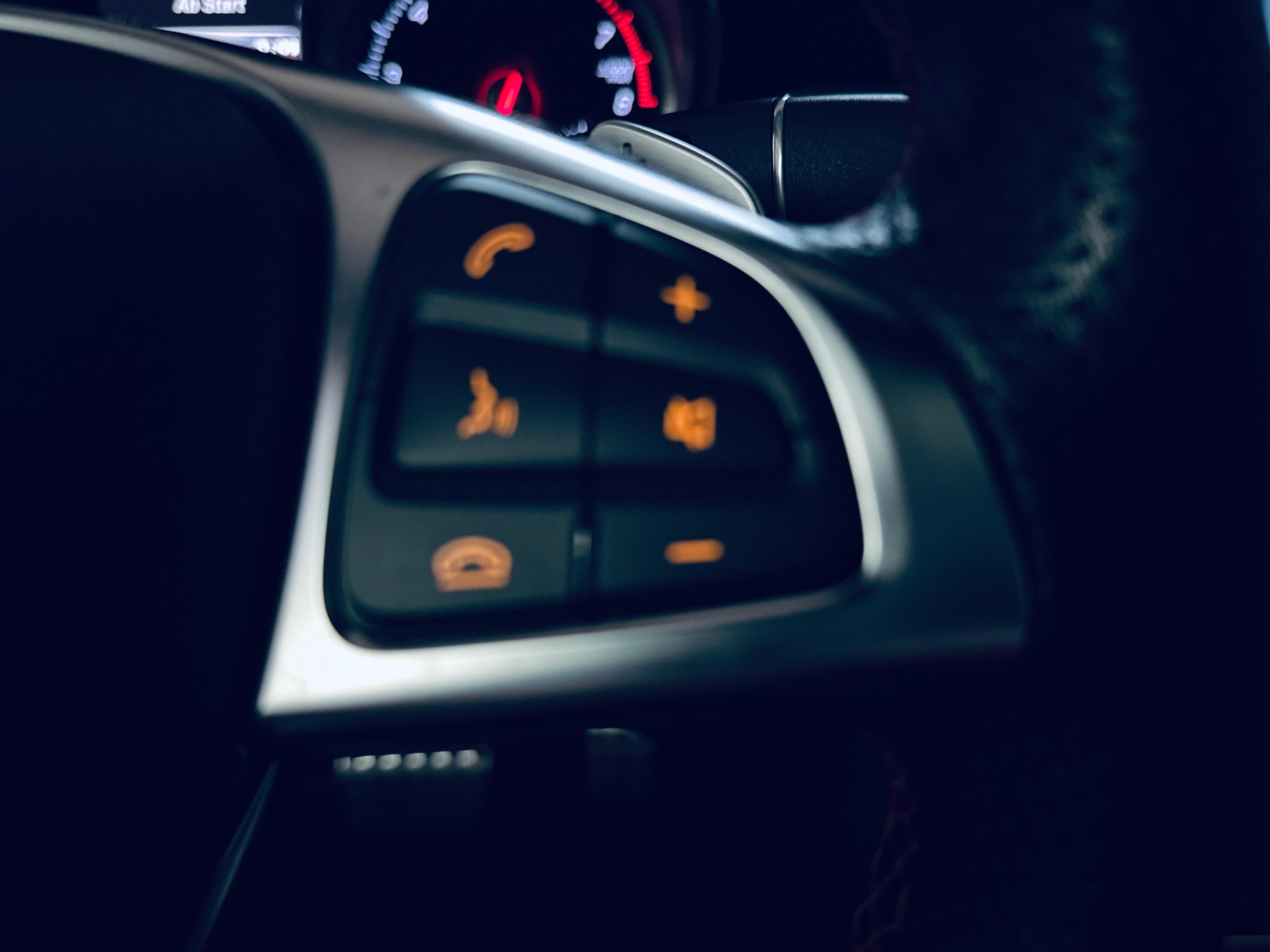 MERCEDES-BENZ GLA 250 AMG Line Swiss Star 4Matic 7G-DCT-image-32