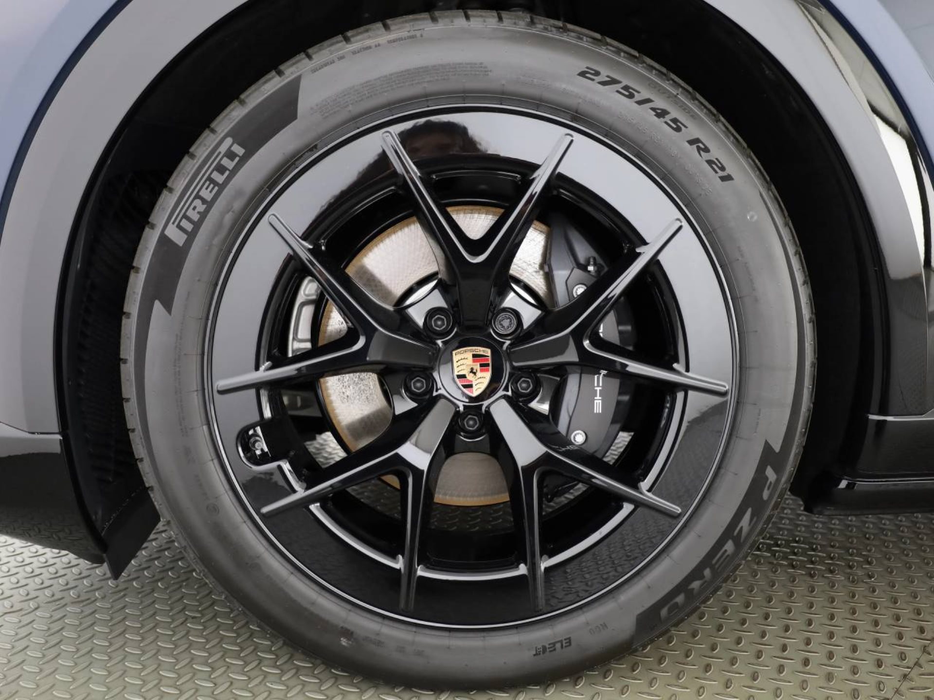 PORSCHE Cayenne Electric-image-5