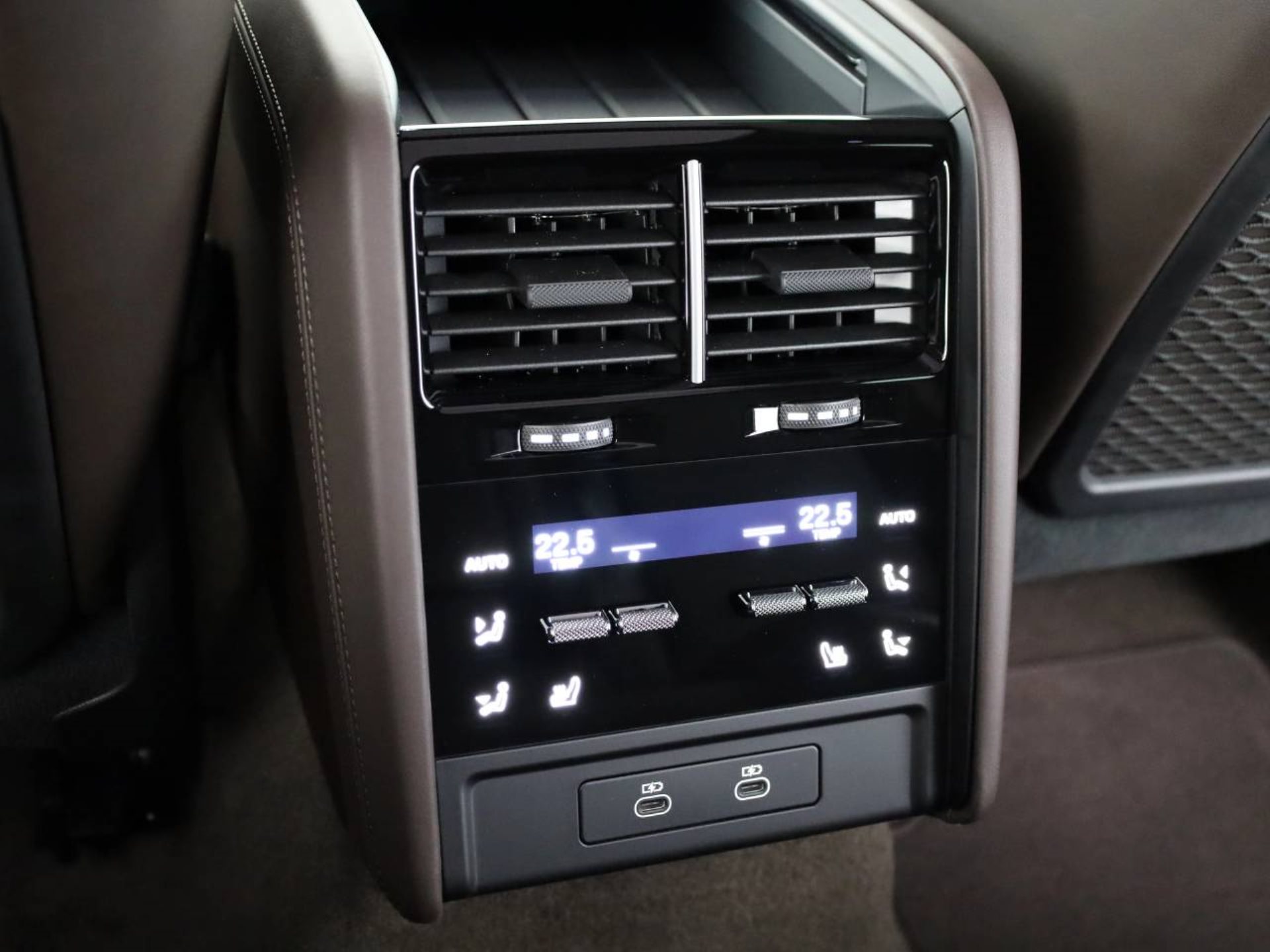 PORSCHE Cayenne Electric-image-18