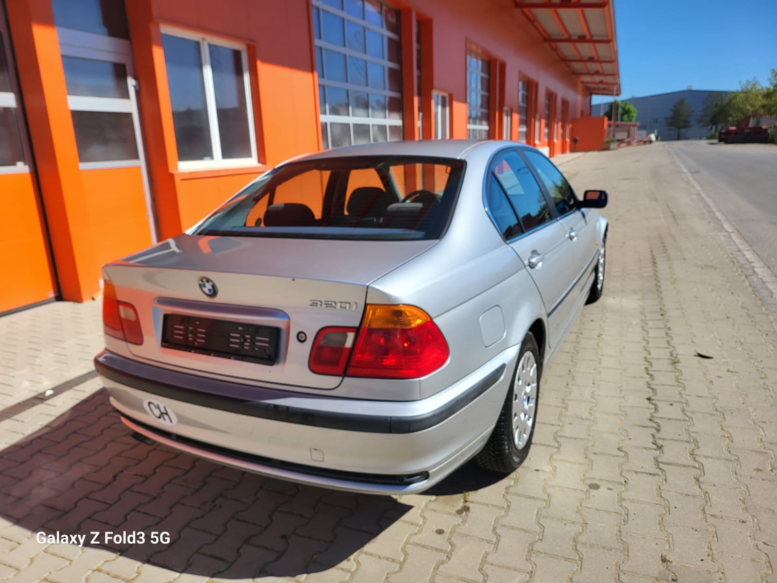 BMW 320 i-image-2