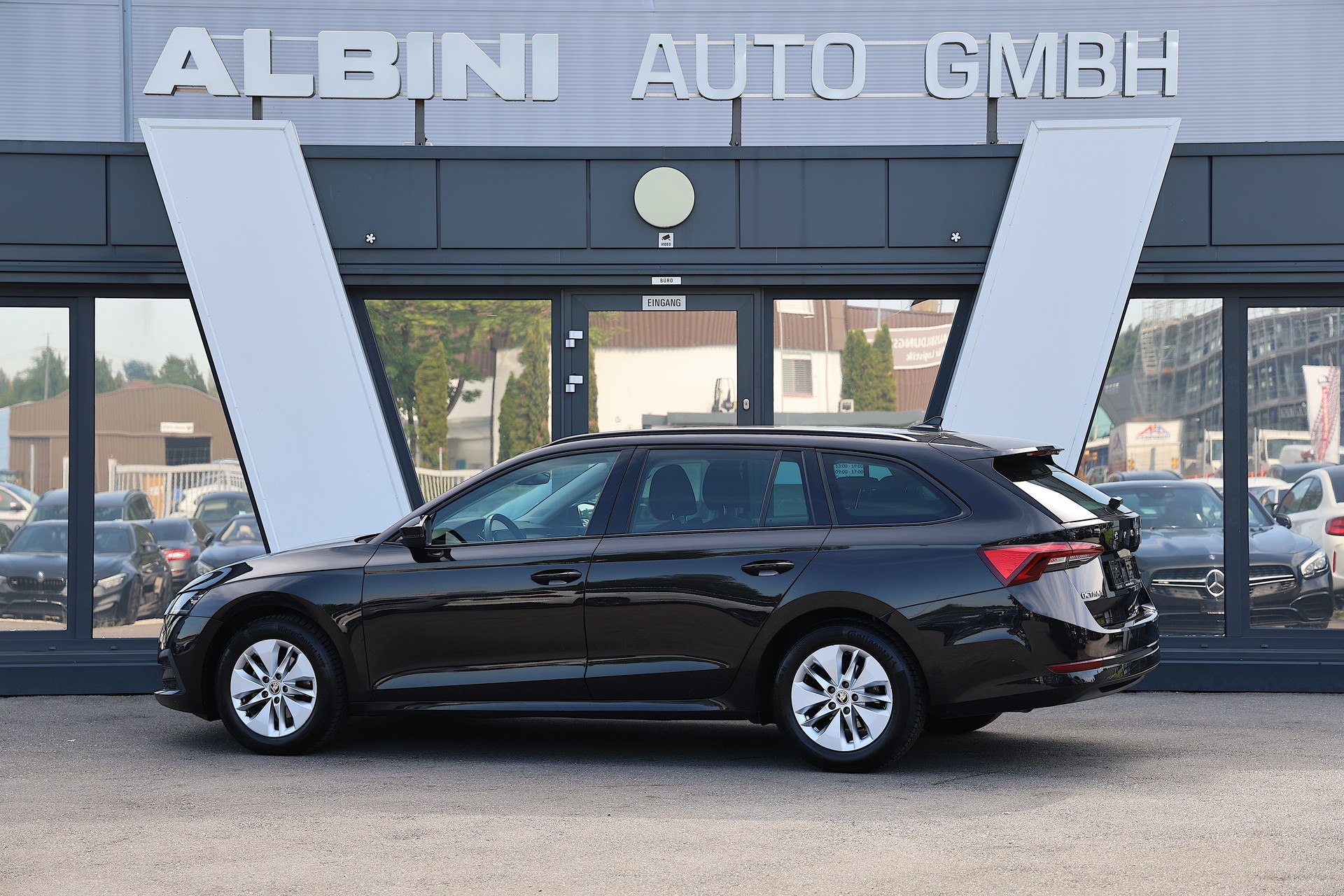 SKODA Octavia Combi 2.0 TDI DSG Ambition-image-3
