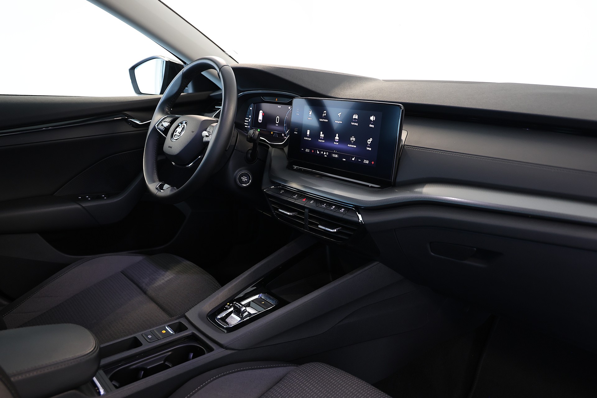 SKODA Octavia Combi 2.0 TDI DSG Ambition-image-11