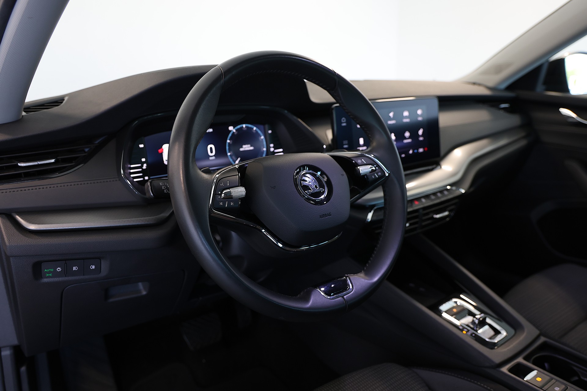 SKODA Octavia Combi 2.0 TDI DSG Ambition-image-7